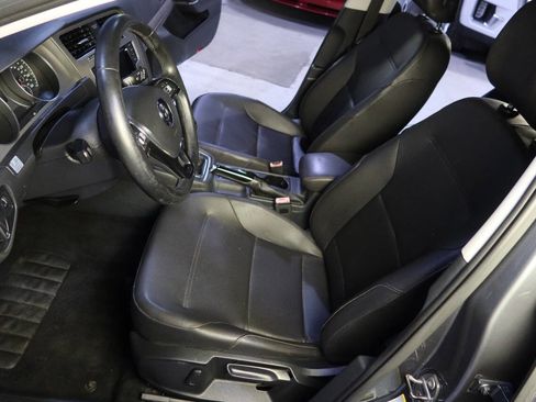 Used 2015 Volkswagen Golf TDI S FWD image 19