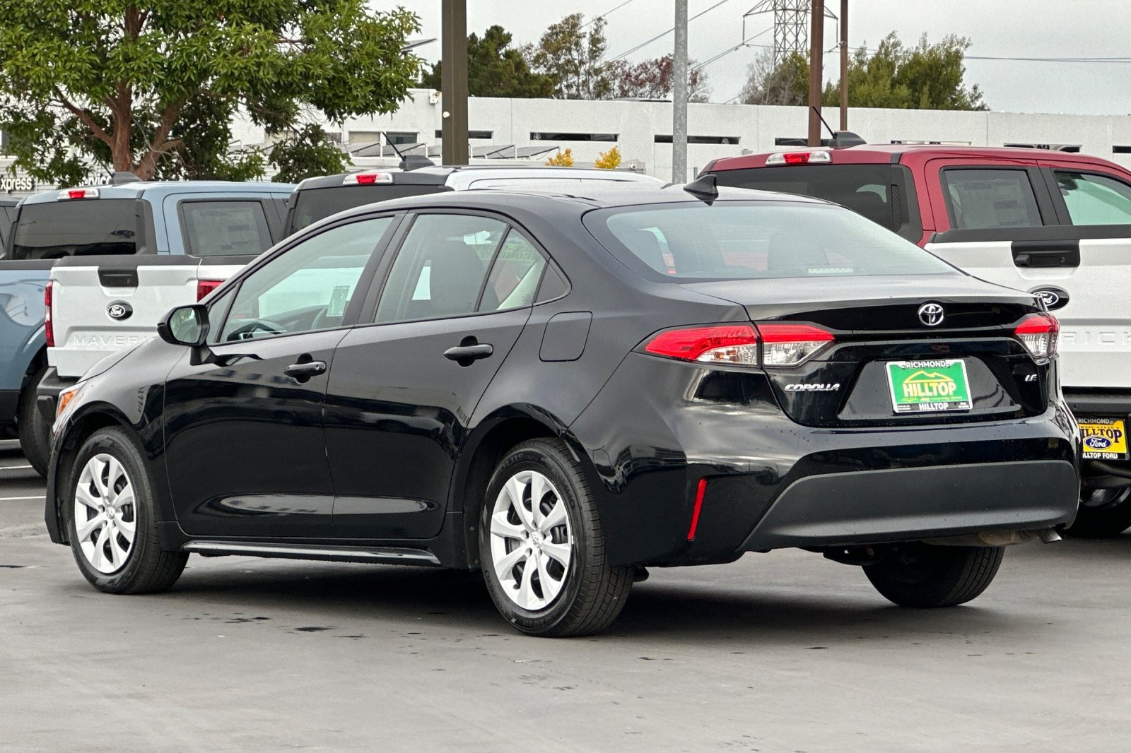 Used 2025 Toyota Corolla LE FWD image 6