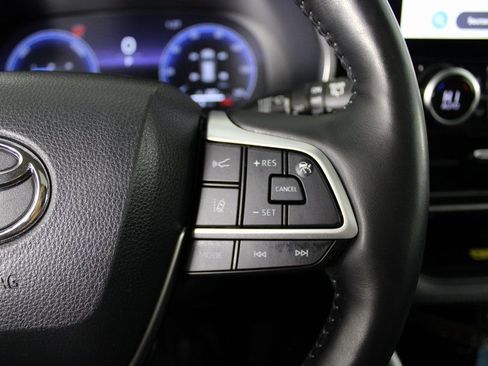 Used 2023 Toyota Highlander Limited image 26