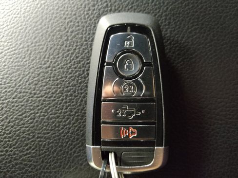 Used 2018 Ford F150 Lariat image 32