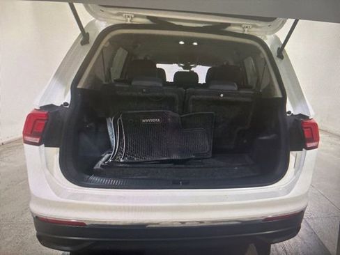 Used 2023 Volkswagen Tiguan SE image 17