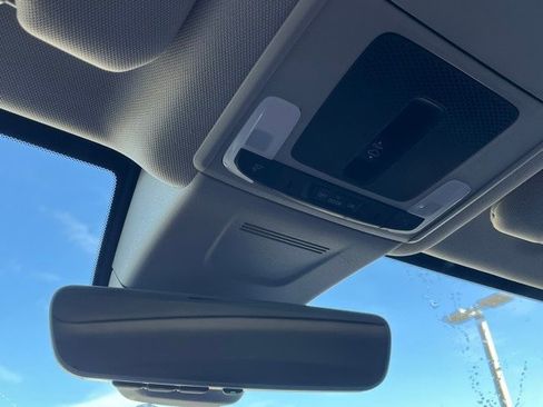 Used 2023 Honda CR-V EX-L image 9