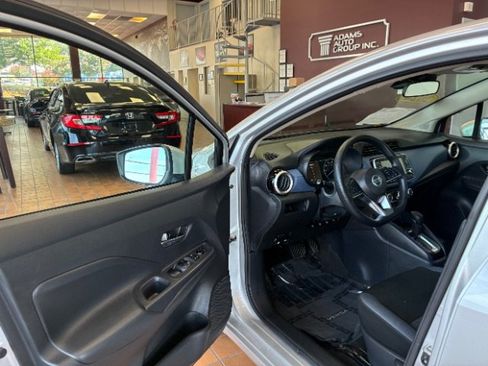 Used 2024 Nissan Versa SV FWD image 15