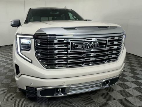 New 2026 GMC Sierra 1500 Denali w/ LPO, Black Badging Package AWD/4WD image 3
