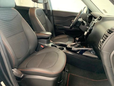 Used 2019 Kia Soul ! FWD image 10