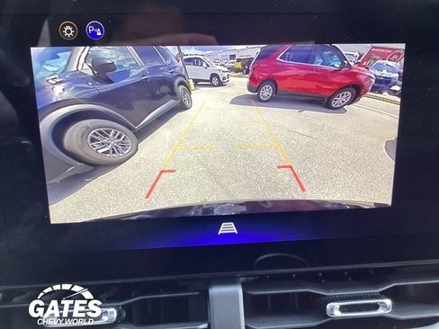 Used 2026 Chevrolet Equinox LT FWD image 15