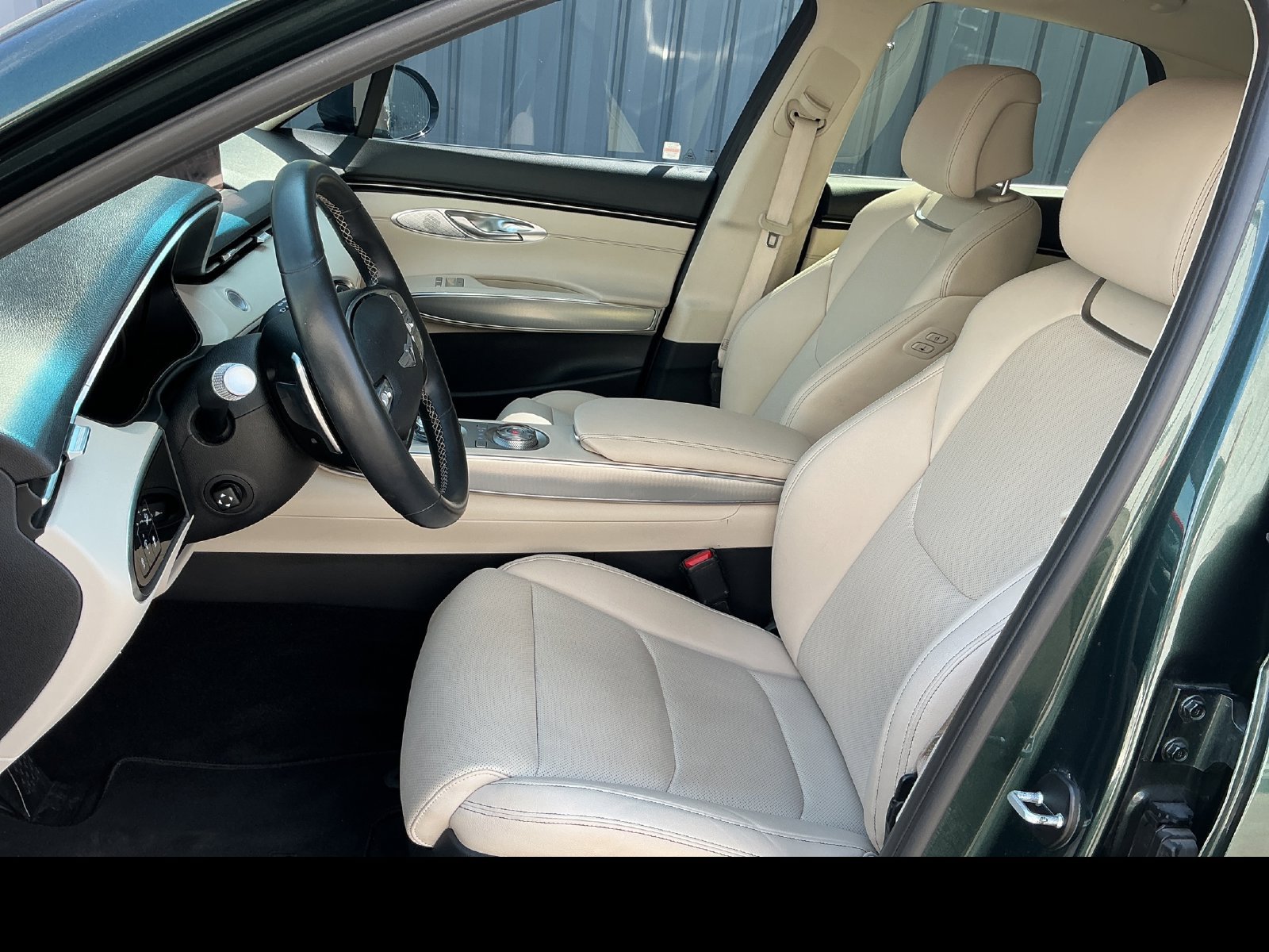 Used 2023 Genesis GV70 2.5T w/ Select Package AWD/4WD image 10