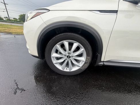 Used 2019 INFINITI QX50 Essential w/ Premium Heat Package AWD/4WD image 10