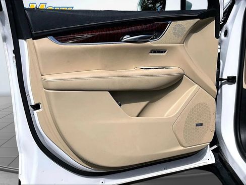 Used 2018 Cadillac XT5 Luxury w/ Driver Awareness Package AWD/4WD image 25