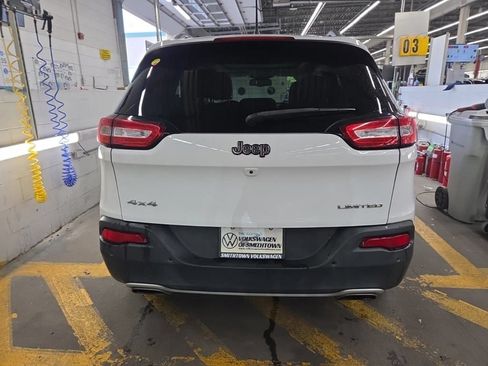 Used 2017 Jeep Cherokee Limited AWD/4WD image 14