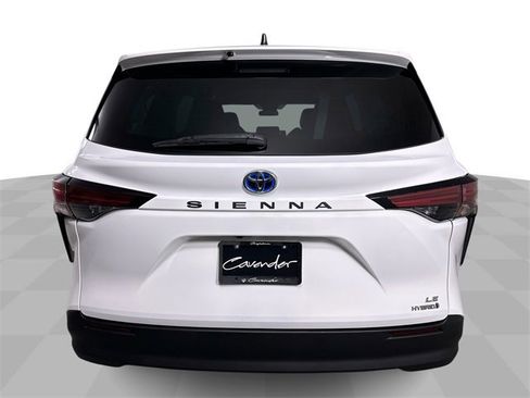 Used 2022 Toyota Sienna LE image 7