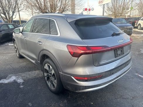 Used 2021 Audi e-tron Premium w/ Towing Package image 6