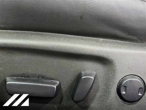 Used 2015 Toyota Camry SE image 19