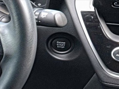 Used 2025 Toyota Corolla Cross LE FWD image 16