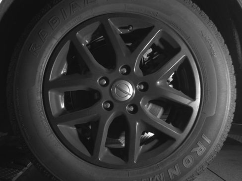 Used 2022 Chrysler Voyager LX FWD image 10