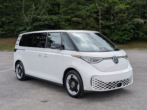 Used 2025 Volkswagen ID. Buzz Pro S RWD image 11