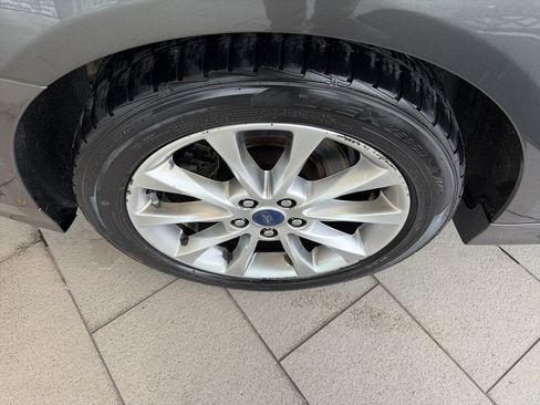 Used 2017 Ford Fusion SE image 12