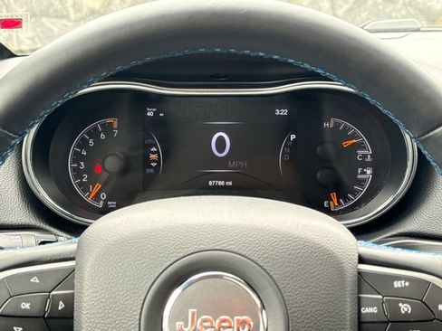 Used 2019 Jeep Grand Cherokee Laredo AWD/4WD image 14