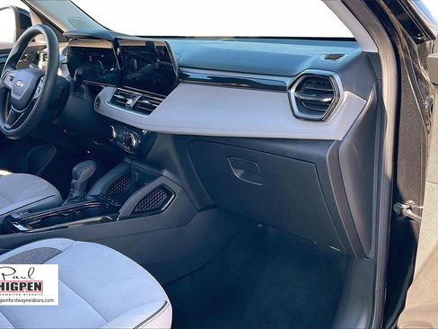 Used 2025 Chevrolet TrailBlazer LT image 16