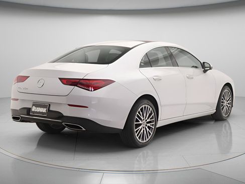 Used 2023 Mercedes-Benz CLA 250 image 4