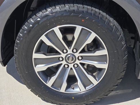 Used 2017 Nissan Armada SL image 9