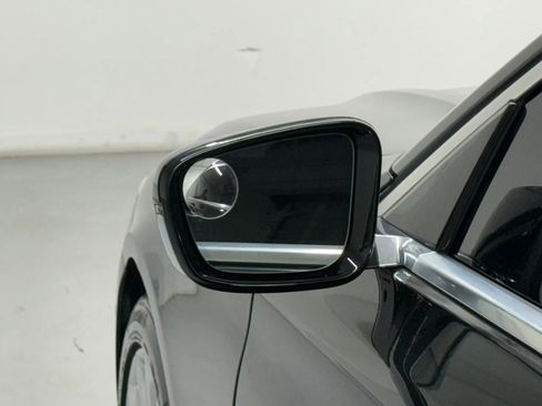 Used 2022 BMW 740i w/ Premium Package RWD image 39
