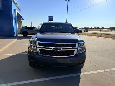 Used 2020 Chevrolet Tahoe LT w/ Luxury Package AWD/4WD image 3