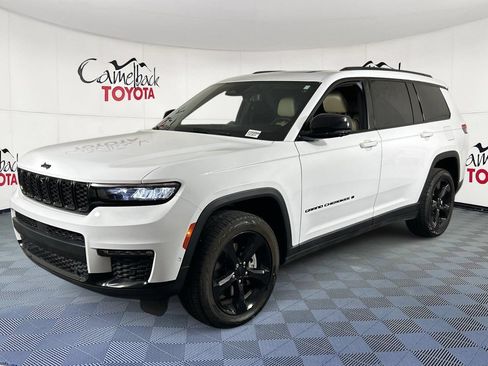 Used 2023 Jeep Grand Cherokee L Limited w/ Luxury Tech Group II AWD/4WD image 2