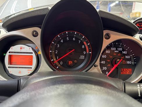 Used 2009 Nissan 370Z Touring w/ Sport Pkg RWD image 18