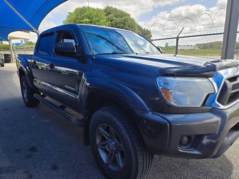 Used 2012 Toyota Tacoma PreRunner w/ SR5 Pkg RWD image 2