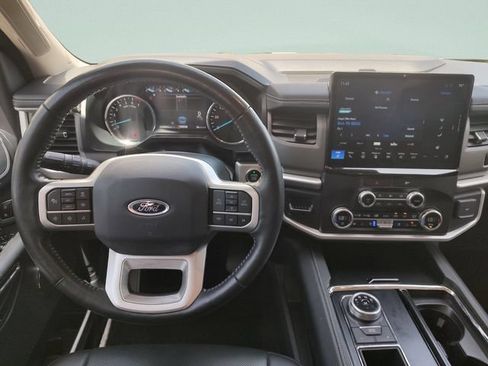 Used 2023 Ford Expedition XLT RWD image 10