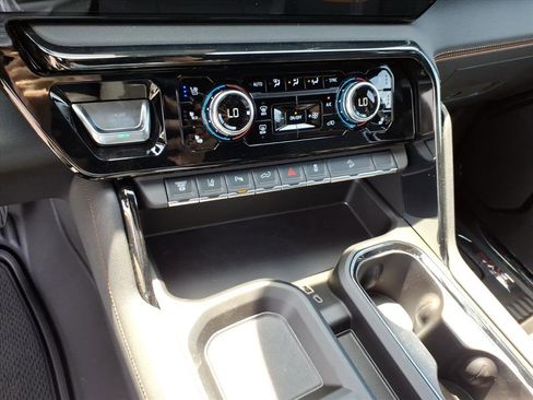 New 2026 GMC Sierra 2500 AT4 w/ AT4 Preferred Package AWD/4WD image 14