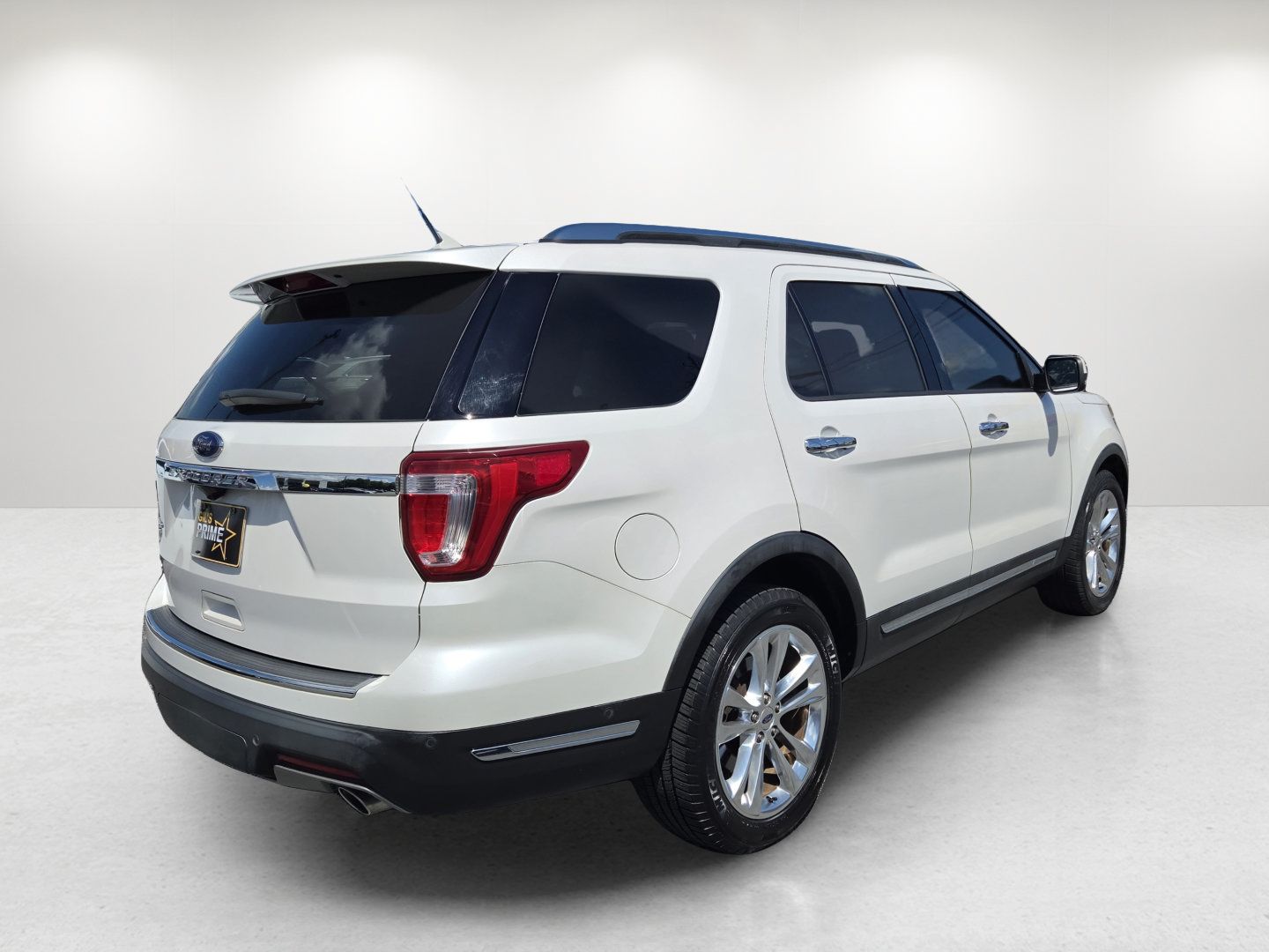 Used 2019 Ford Explorer Limited w/ Ford Safe & Smart Package FWD image 5