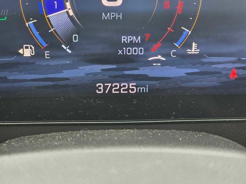 Used 2024 Chevrolet Traverse LT image 27