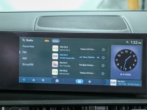Used 2025 Hyundai Santa Fe SEL FWD image 19