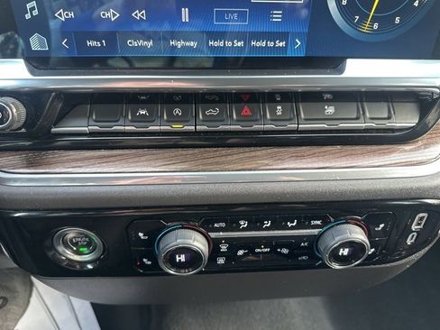 Used 2024 Chevrolet Silverado 1500 LT image 34