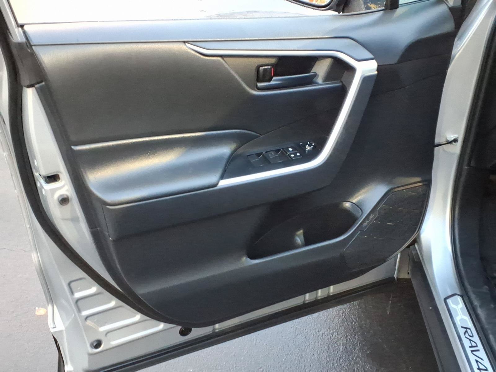 Certified 2022 Toyota RAV4 LE FWD image 13