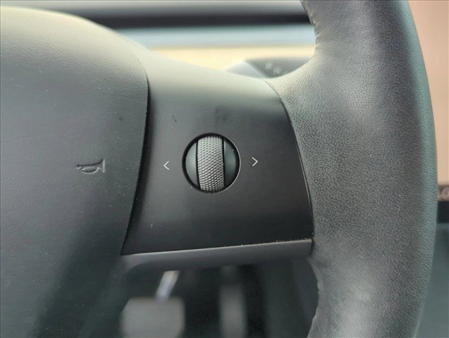 Used 2025 Tesla Model Y Long Range RWD image 15