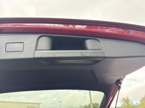 Used 2018 Volkswagen Atlas SE image 12