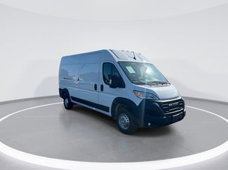 Used 2025 RAM ProMaster 2500 w/ Convenience Group FWD video 2
