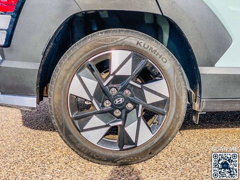 Used 2024 Hyundai Kona SEL FWD image 11