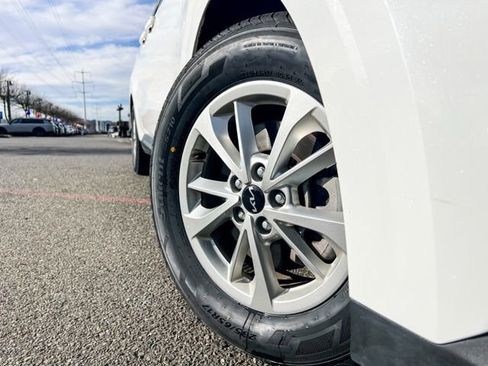 Certified 2024 Kia Carnival LX image 2