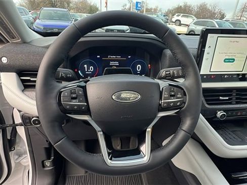 Used 2025 Ford Explorer Platinum w/ Ultimate Package image 30