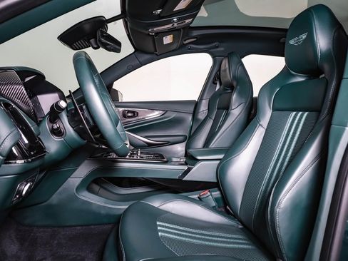 Used 2025 Aston Martin DBX 707 image 18