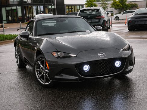 Used 2022 MAZDA MX-5 Miata Grand Touring RWD image 2