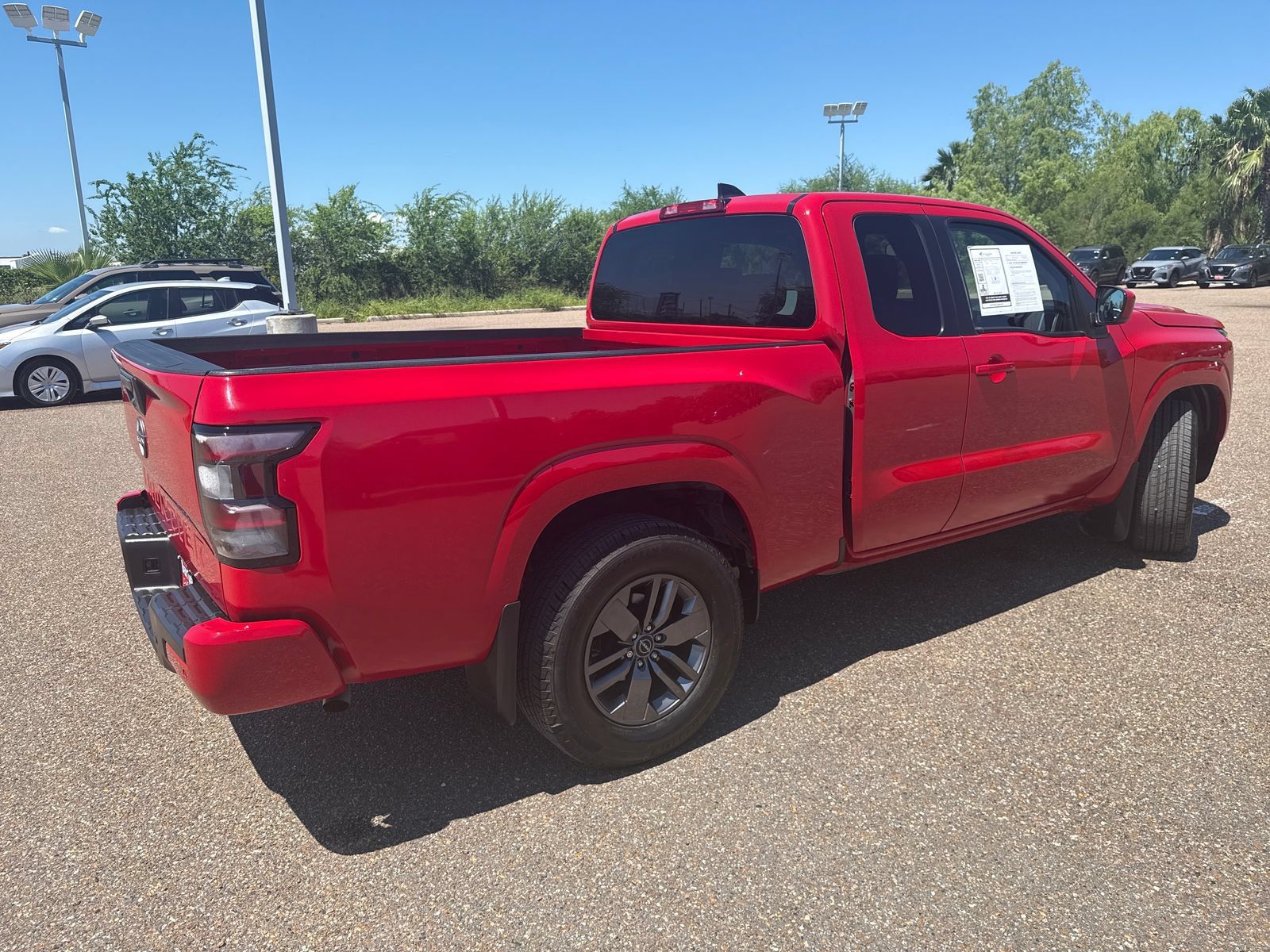 Used 2025 Nissan Frontier SV RWD image 7