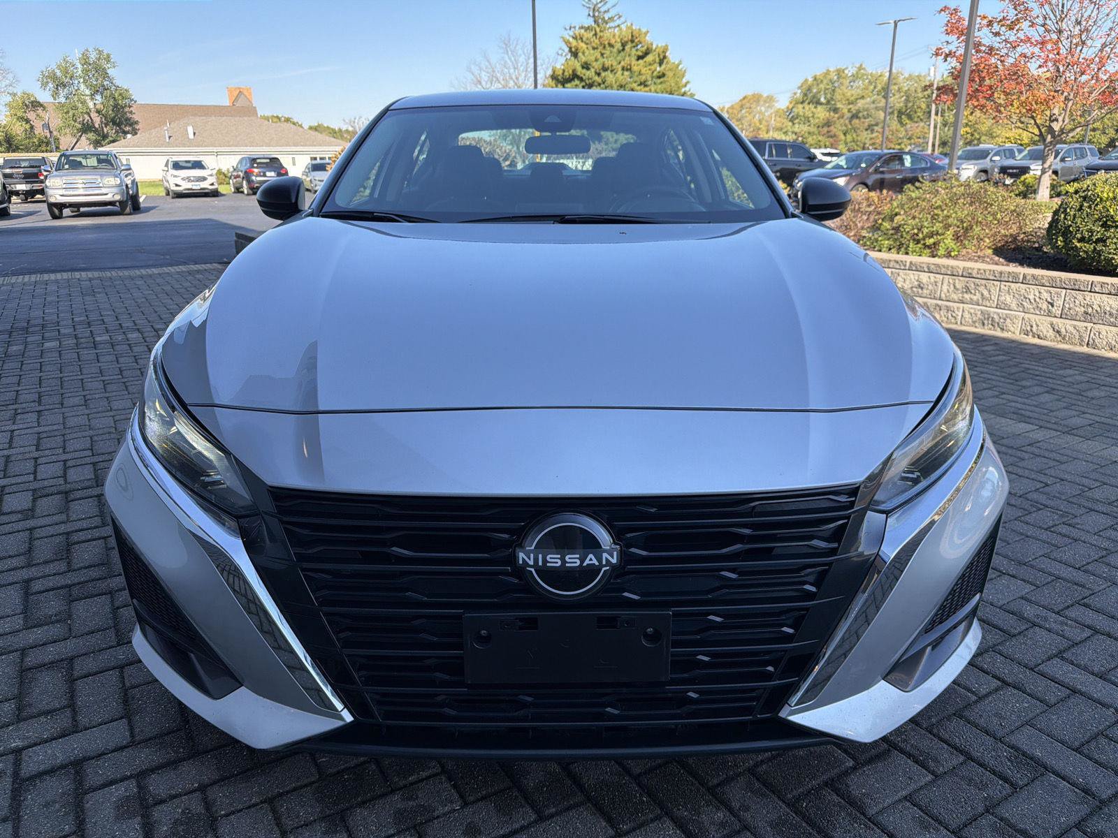 Used 2024 Nissan Altima 2.5 SV FWD image 8