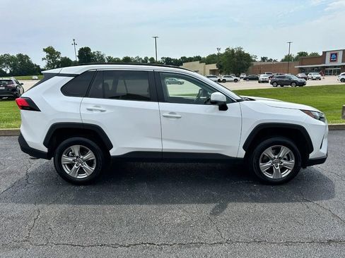 Used 2025 Toyota RAV4 XLE AWD/4WD image 2