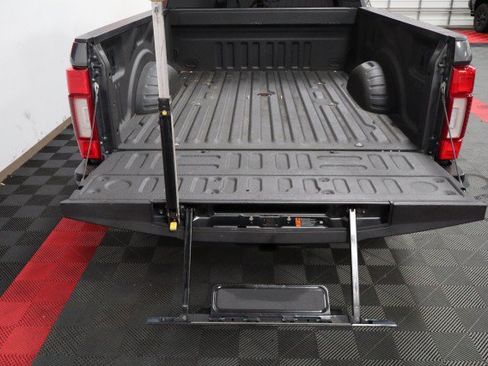 Used 2020 Ford F250 Platinum w/ FX4 Off-Road Package AWD/4WD image 22