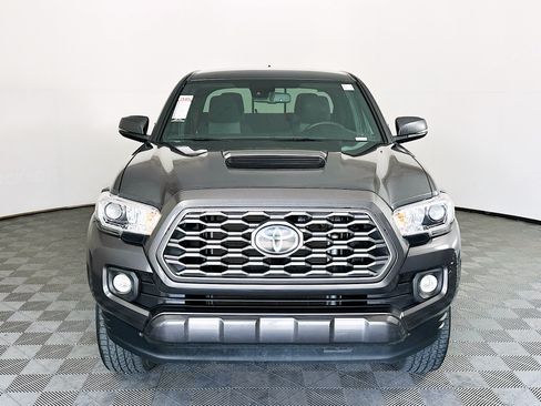 Used 2022 Toyota Tacoma TRD Sport w/ Technology Package RWD image 8